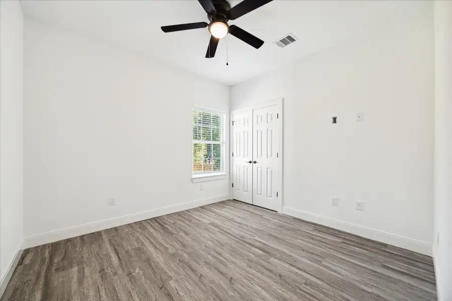 Spacious, unfurnished interior of a new home in , Wharton (Image 9).