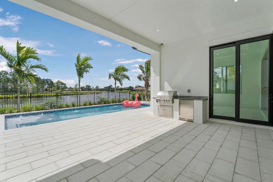Patio/Pool/Summer Kitchen