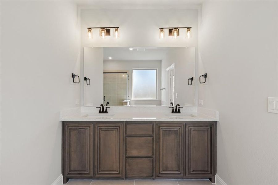 Furnished interior view inside a new home in Sable Creek, Sanger (Image 8).