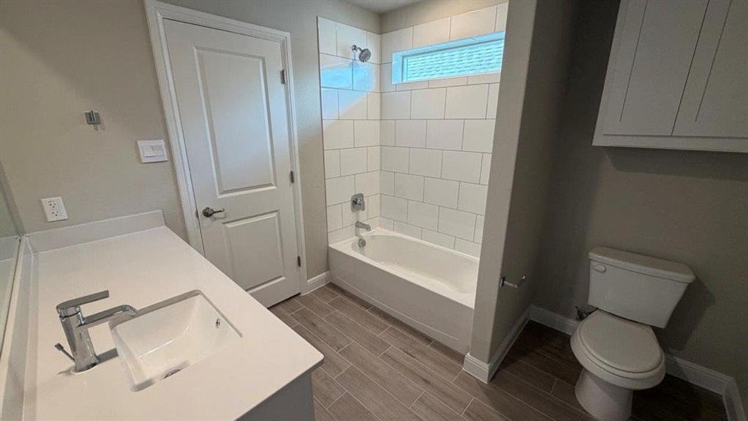 Furnished interior view inside a new home in Shannon Creek, Burleson (Image 9).