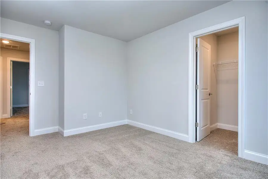 Spacious, unfurnished interior of a new home in , Homer (Image 21).