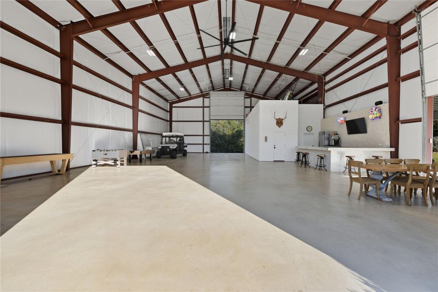 Community amenities in , La Grange (Image 20).