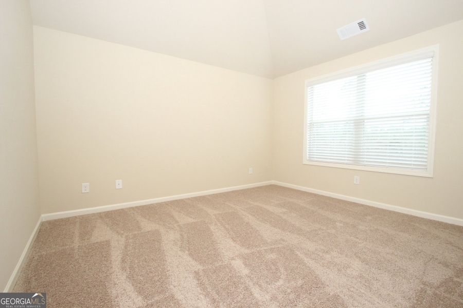 Spacious, unfurnished interior of a new home in Greystone, Forsyth (Image 19).