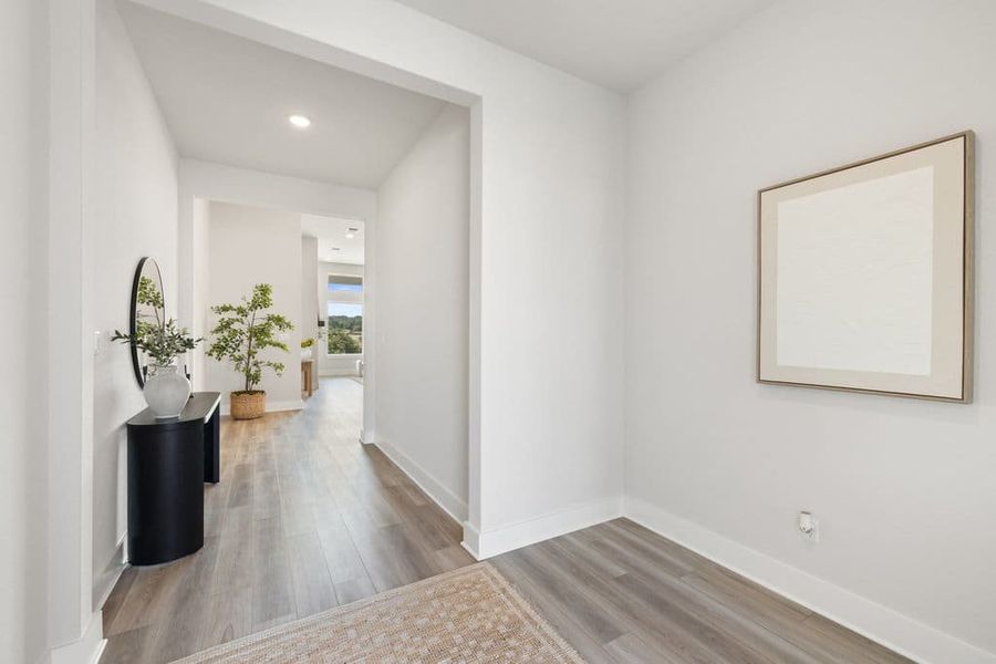 Spacious, unfurnished interior of a new home in Lariat, Liberty Hill (Image 24).
