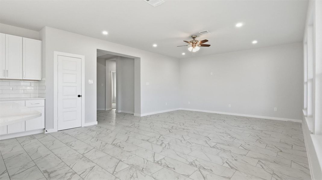 LIVING AREA LIVING AREA