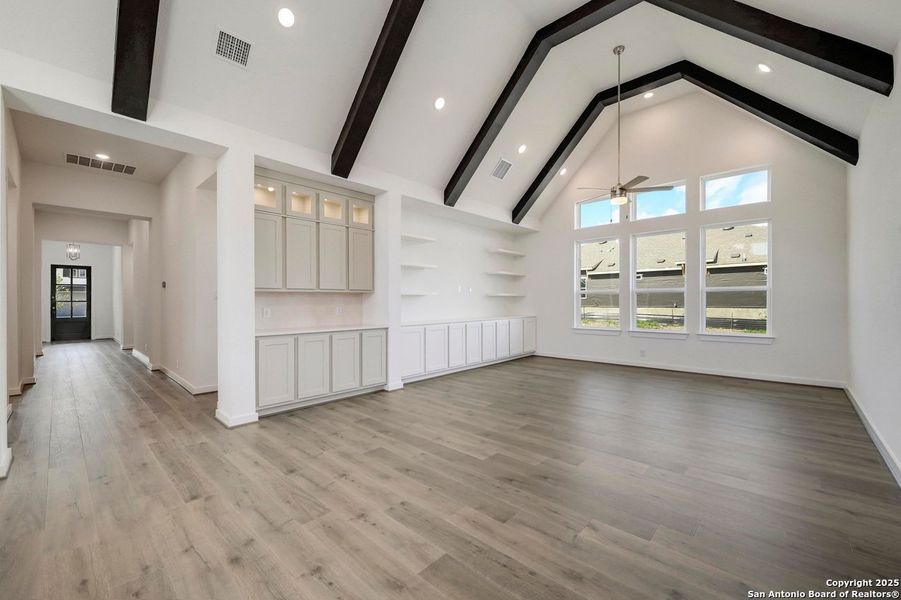 Spacious, unfurnished interior of a new home in The Crossvine, Schertz (Image 21).