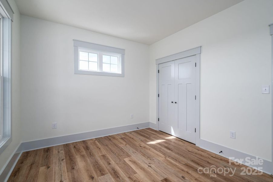 Spacious, unfurnished interior of a new home in , Vale (Image 19).