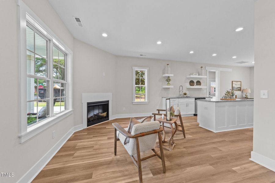 412 N Green - Family Room