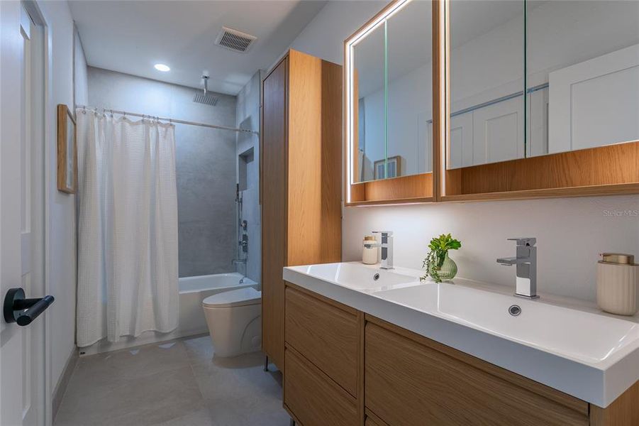 Furnished interior view inside a new home in , St. Petersburg (Image 10).