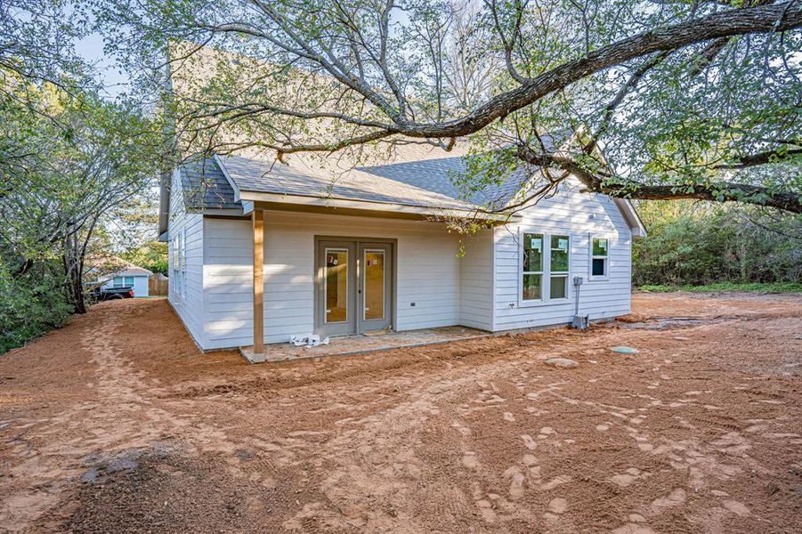 INCOMPLETE CONSTRUCTION - SIX FOOT WOODEN PRIVACY FENCE TO BE INSTALLED