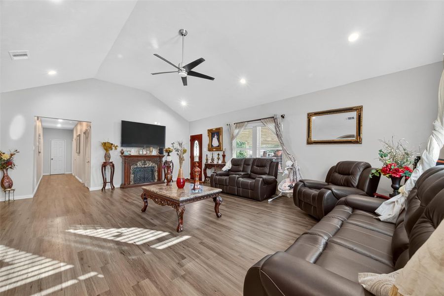 Furnished interior view inside a new home in , Rosharon (Image 3). Furnished interior view inside a new home in , Rosharon (Image 3).