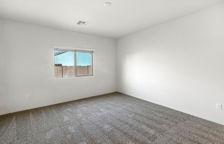 Spacious, unfurnished interior of a new home in Copper Falls, Buckeye (Image 14).
