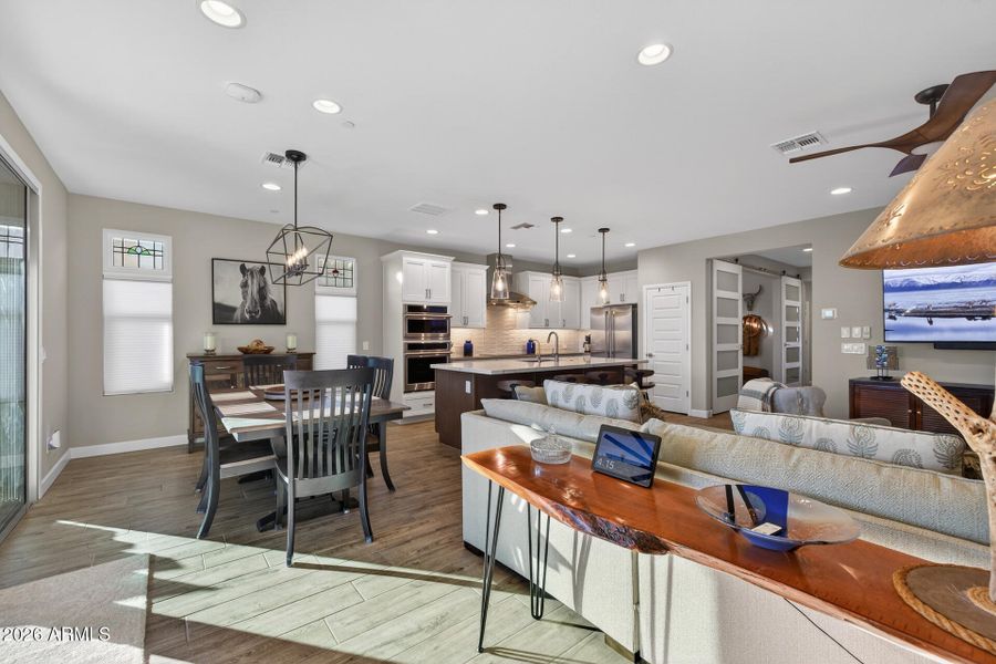 19) KITCHEN 19) KITCHEN