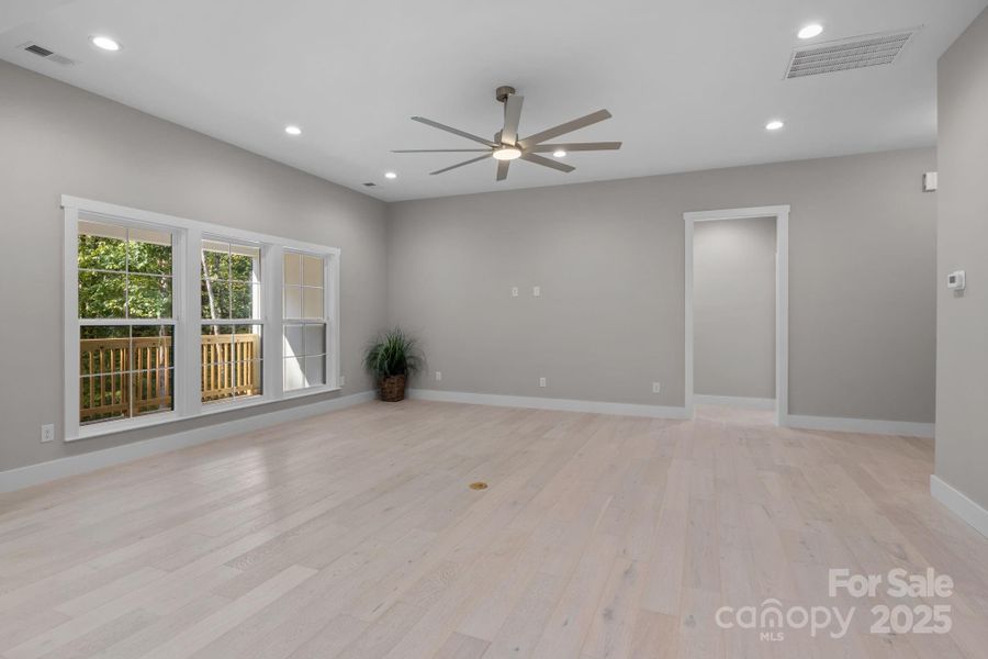 Spacious, unfurnished interior of a new home in , Catawba (Image 20).