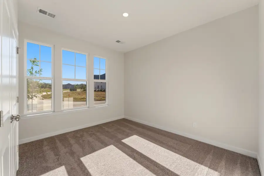 Spacious, unfurnished interior of a new home in Ridgecrest at Midway, Anderson (Image 20).