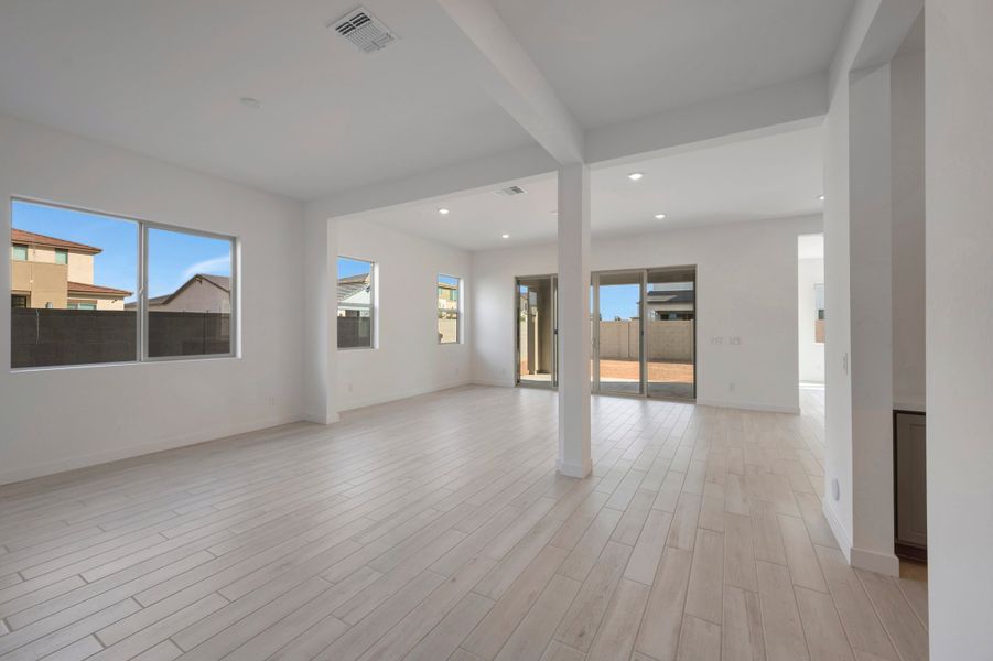 Spacious, unfurnished interior of a new home in Soleo, San Tan Valley (Image 30). Spacious, unfurnished interior of a new home in Soleo, San Tan Valley (Image 30).
