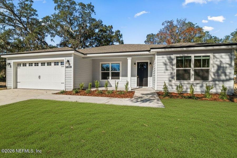 Exterior details and patio area of a home in , Jacksonville (Image 3).