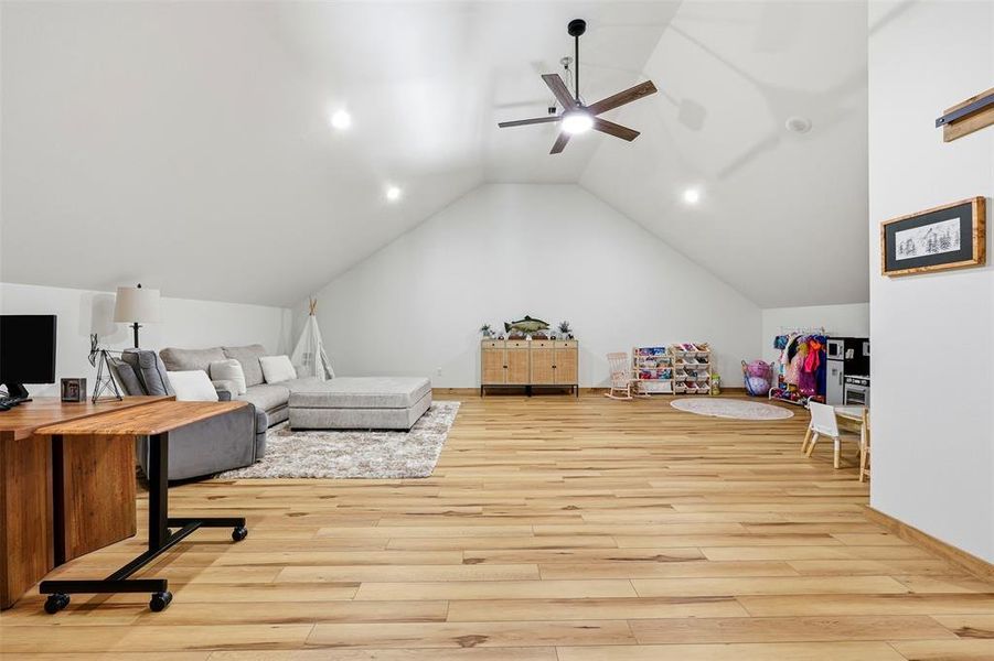 Furnished interior view inside a new home in , Lipan (Image 19).