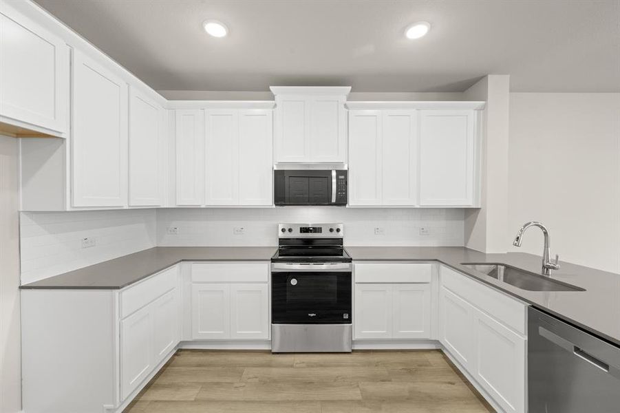247 Wagon Spoke-Kitchen-4