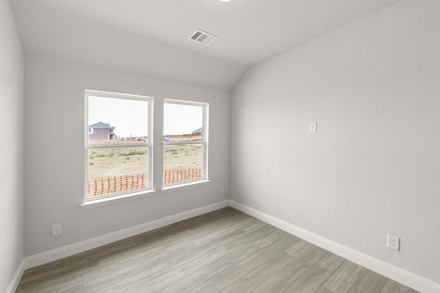 Spacious, unfurnished interior of a new home in Creekview Meadows, Pilot Point (Image 27).