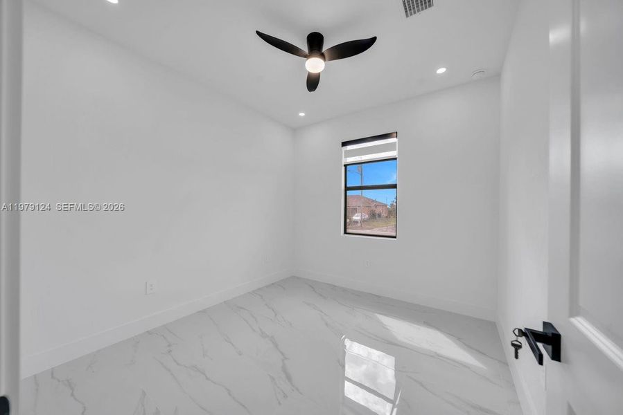 Spacious, unfurnished interior of a new home in , Lehigh Acres (Image 22).