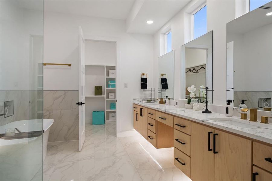 Furnished interior view inside a new home in , Dallas (Image 34).