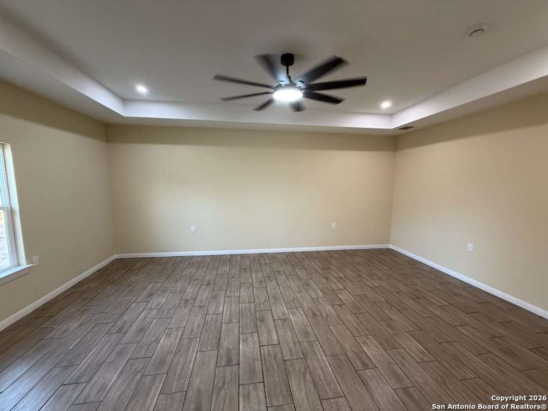 Spacious, unfurnished interior of a new home in , Poteet (Image 33).