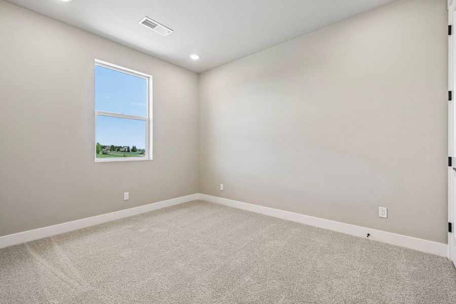 Spacious, unfurnished interior of a new home in Country Club Reserve – Fort Collins, Fort Collins (Image 32).