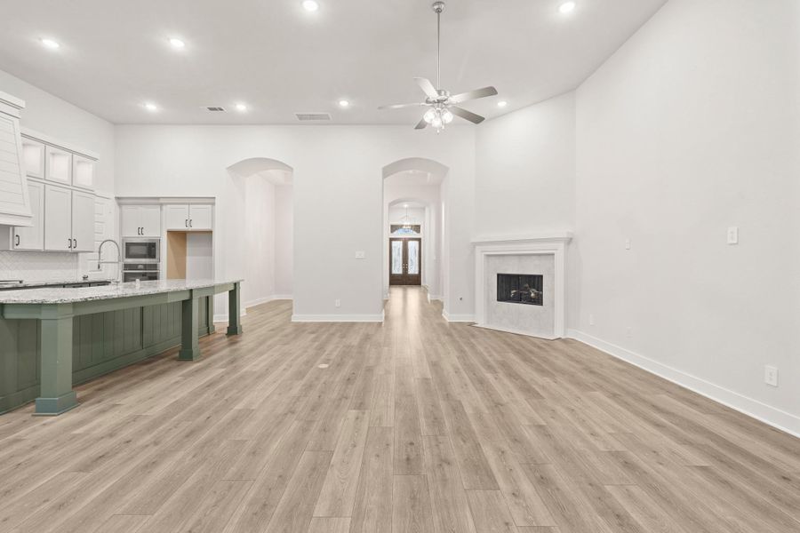 Spacious, unfurnished interior of a new home in Fulbrook on Fulshear Creek: 60ft. lots, Fulshear (Image 41).