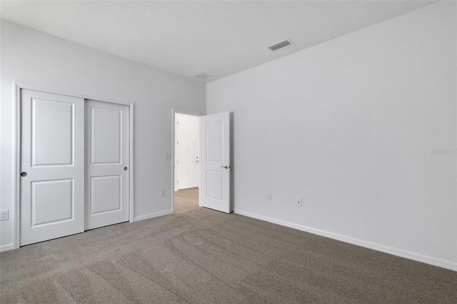 Spacious, unfurnished interior of a new home in Angeline, Land O' Lakes (Image 33).