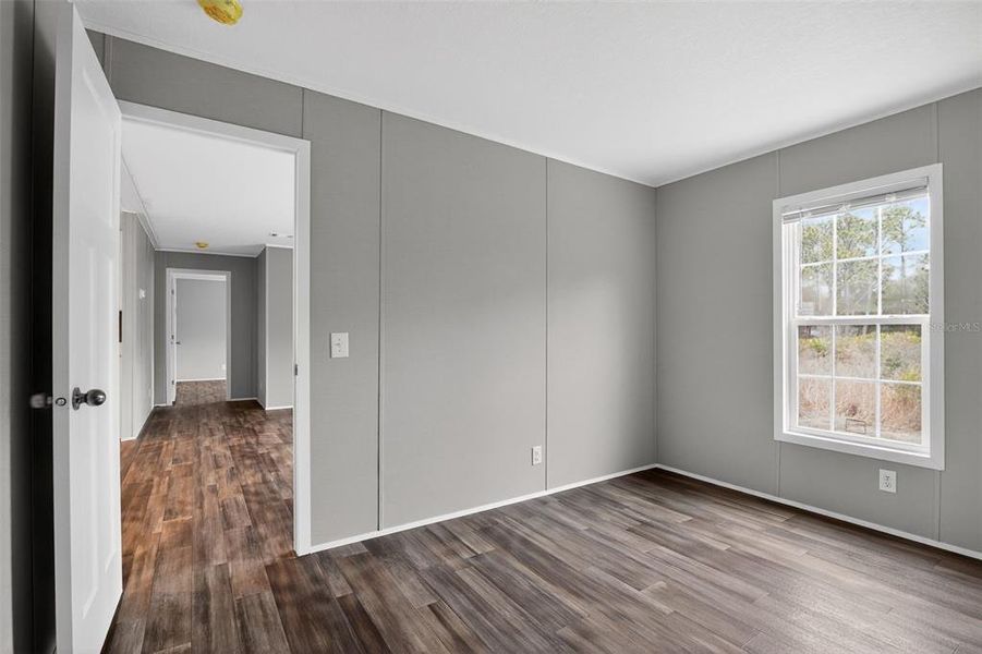 Spacious, unfurnished interior of a new home in , Crystal River (Image 13).