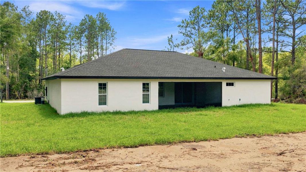 Exterior details and patio area of a home in , Dunnellon (Image 20). Exterior details and patio area of a home in , Dunnellon (Image 20).