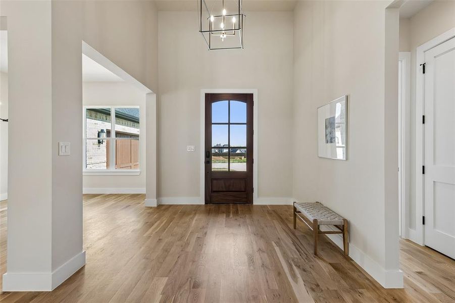 Spacious, unfurnished interior of a new home in , Sherman (Image 22).