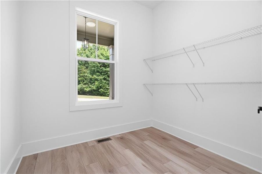 Spacious, unfurnished interior of a new home in , Jefferson (Image 61).
