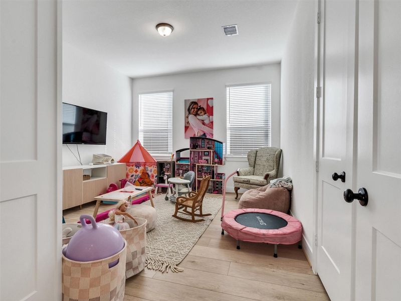 Furnished interior view inside a new home in Cherrywood Estates, Tomball (Image 6). Furnished interior view inside a new home in Cherrywood Estates, Tomball (Image 6).