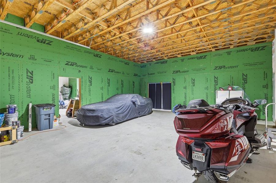 approiximate 30 x 30 garage space approiximate 30 x 30 garage space