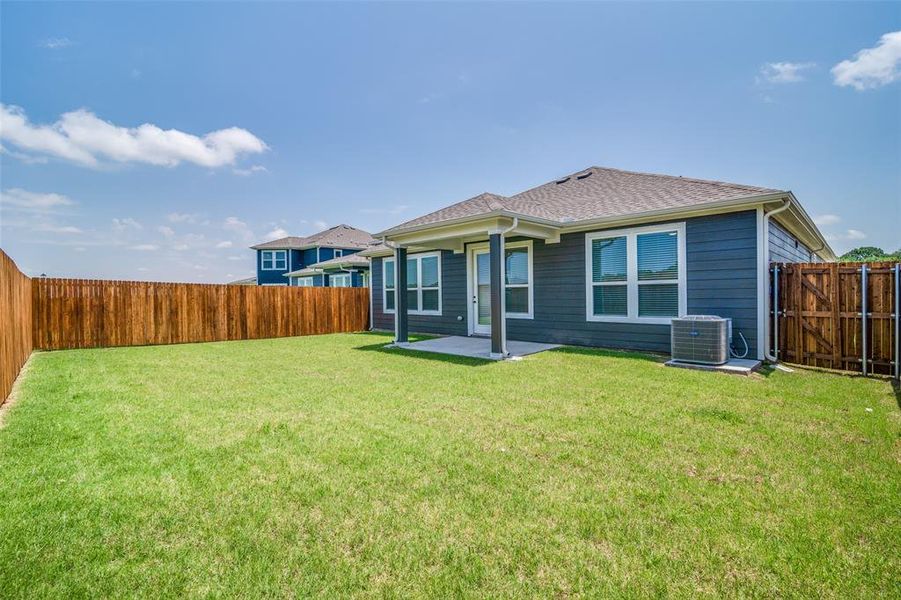 Image 20 of a home in Cottonwood Creek.