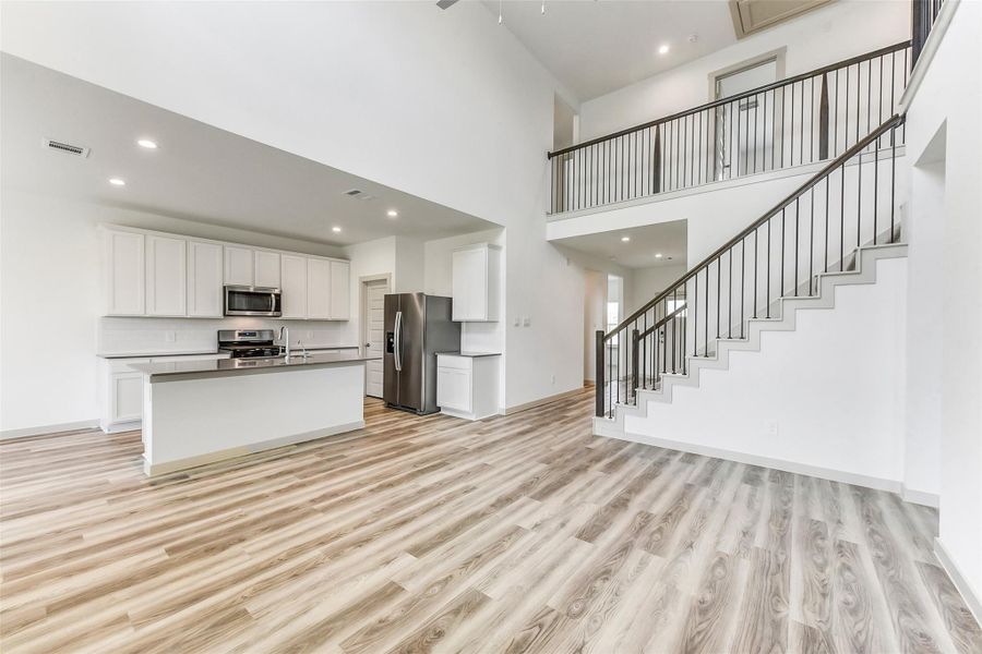 Spacious, unfurnished interior of a new home in , Missouri City (Image 22).