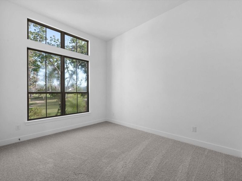 Spacious, unfurnished interior of a new home in Sienna, Missouri City (Image 12).