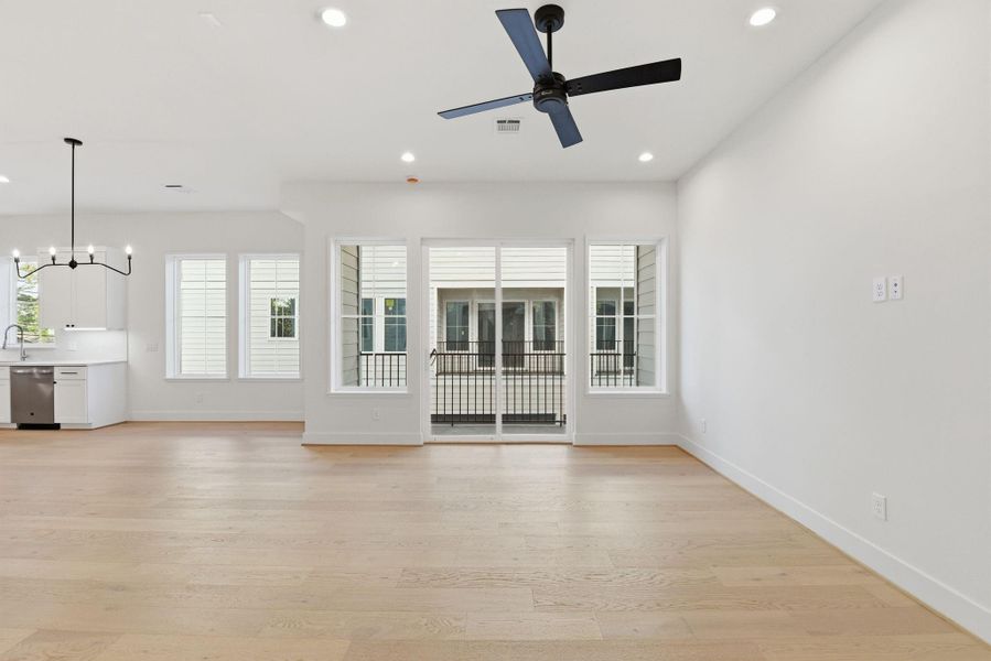 Spacious, unfurnished interior of a new home in , Houston (Image 38).