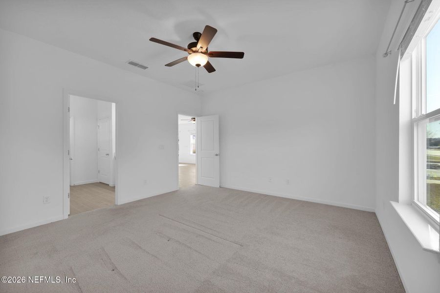Spacious, unfurnished interior of a new home in , Jacksonville (Image 15).