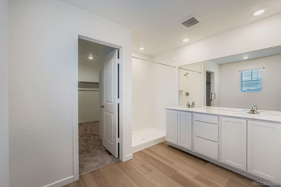 Image 13 of a home in Green Valley Ranch: The Camden Collection. Image 13 of a home in Green Valley Ranch: The Camden Collection.