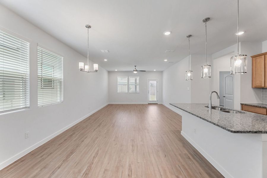 Spacious, unfurnished interior of a new home in Highland Ridge, New Braunfels (Image 24).