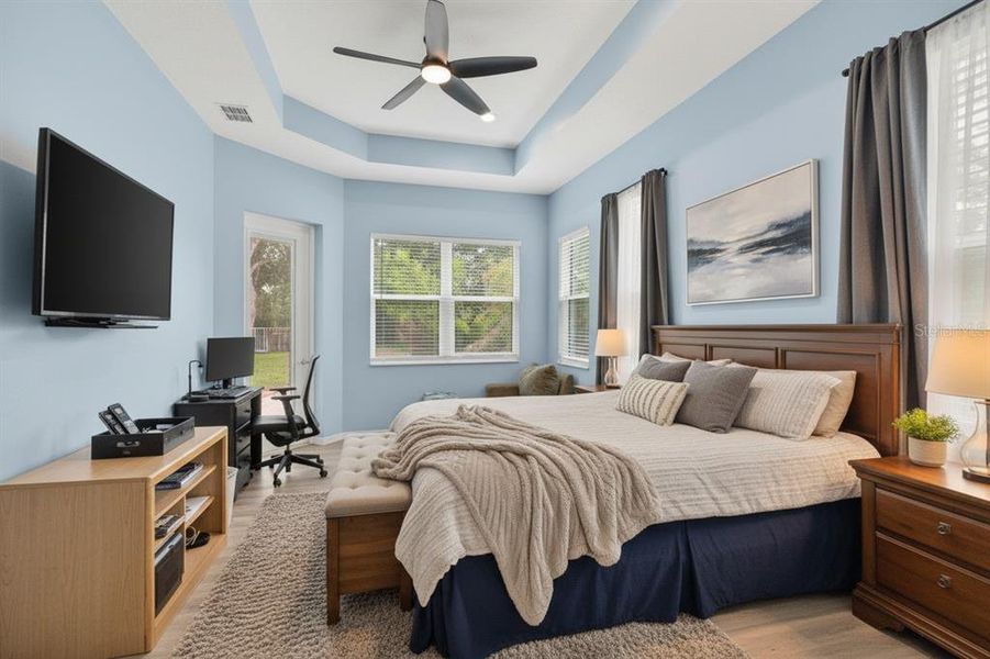 Furnished interior view inside a new home in , Largo (Image 19).