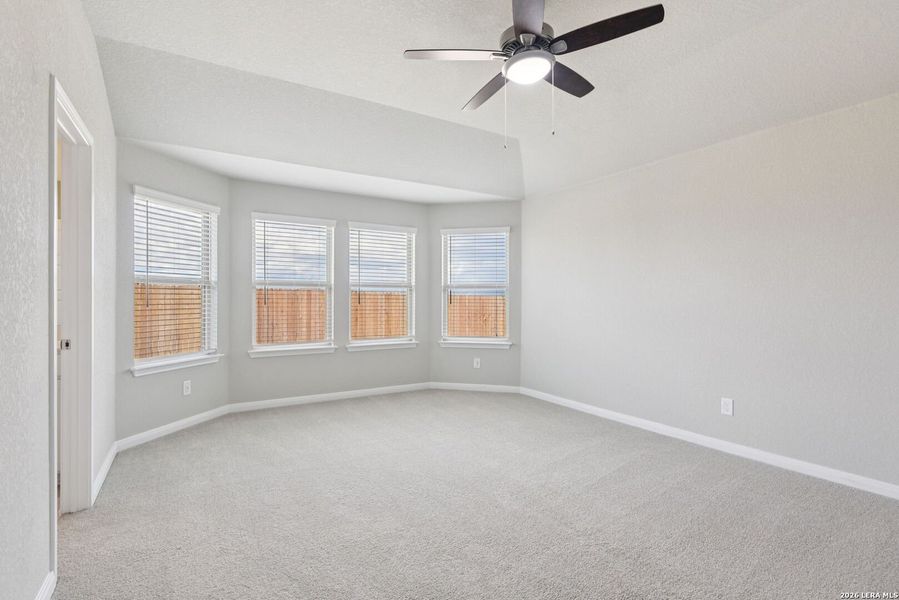 Spacious, unfurnished interior of a new home in Sagebrooke - Premier Series, San Antonio (Image 29).