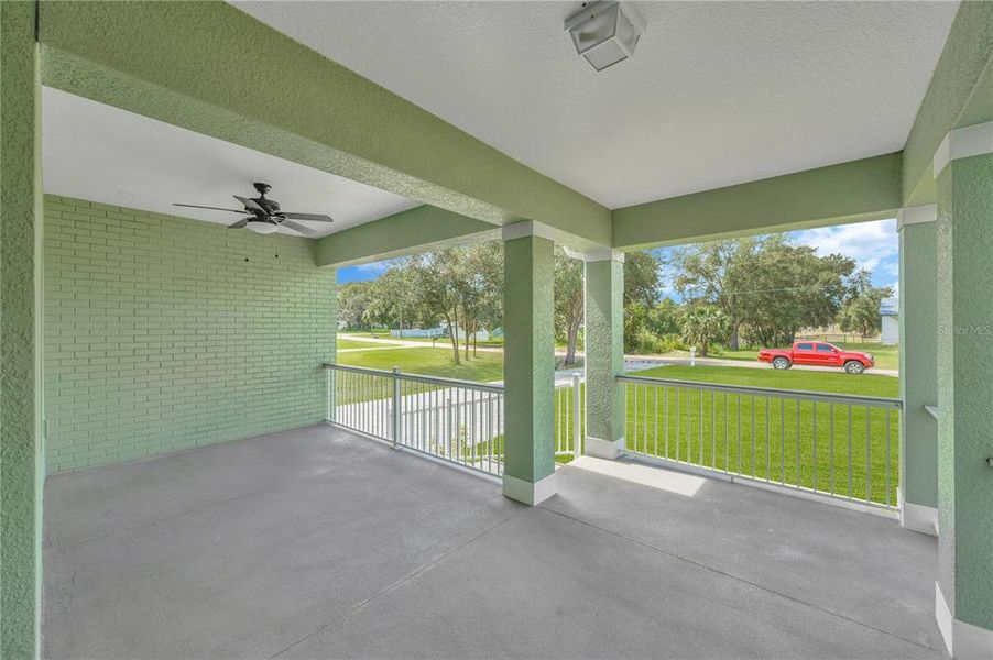 Exterior details and patio area of a home in , Dade City (Image 3).