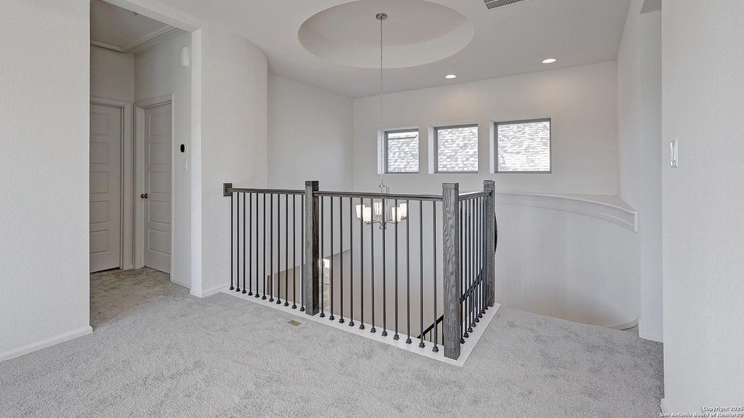 Spacious, unfurnished interior of a new home in Veranda 40', San Antonio (Image 22). Spacious, unfurnished interior of a new home in Veranda 40', San Antonio (Image 22).