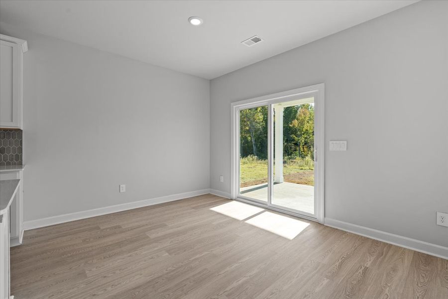 Spacious, unfurnished interior of a new home in Holland Park, Spartanburg (Image 19).