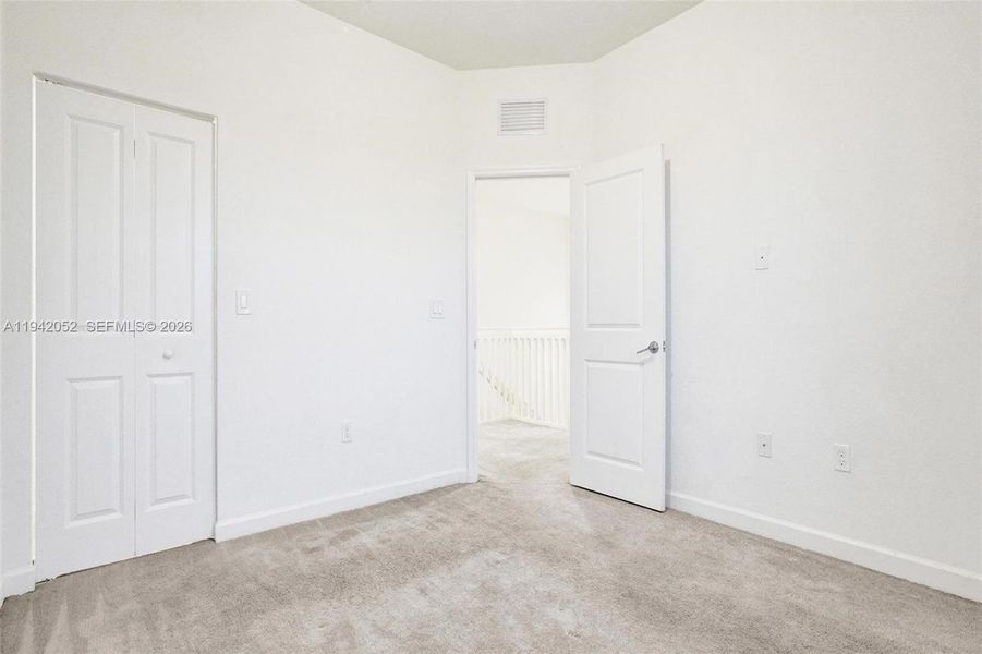 Spacious, unfurnished interior of a new home in , Coral Springs (Image 24).