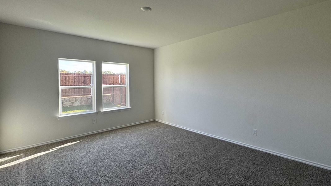Spacious, unfurnished interior of a new home in Blaire Lake, Tyler (Image 7).